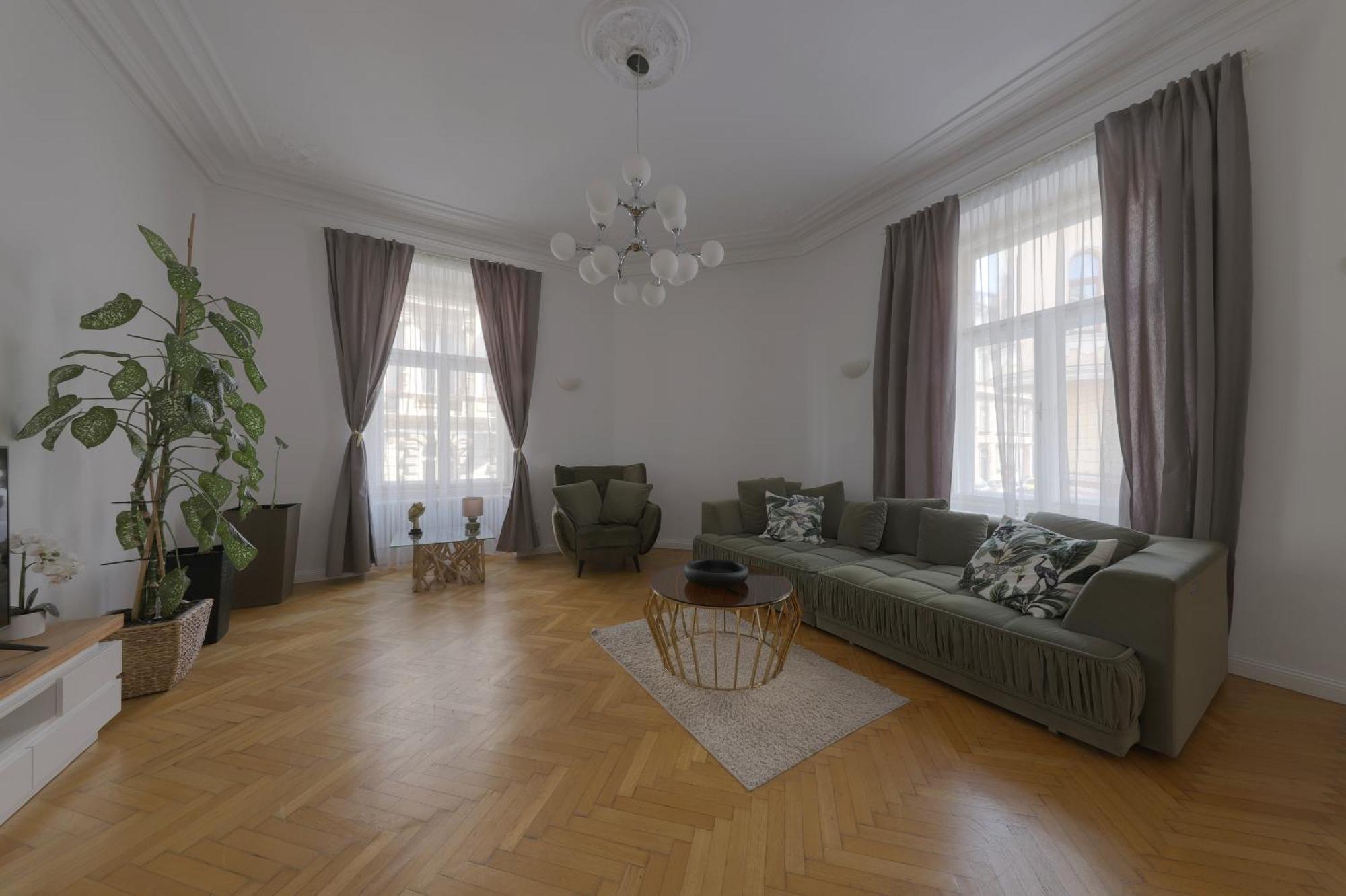 Beautiful Condo At The Old Town Братислава Экстерьер фото