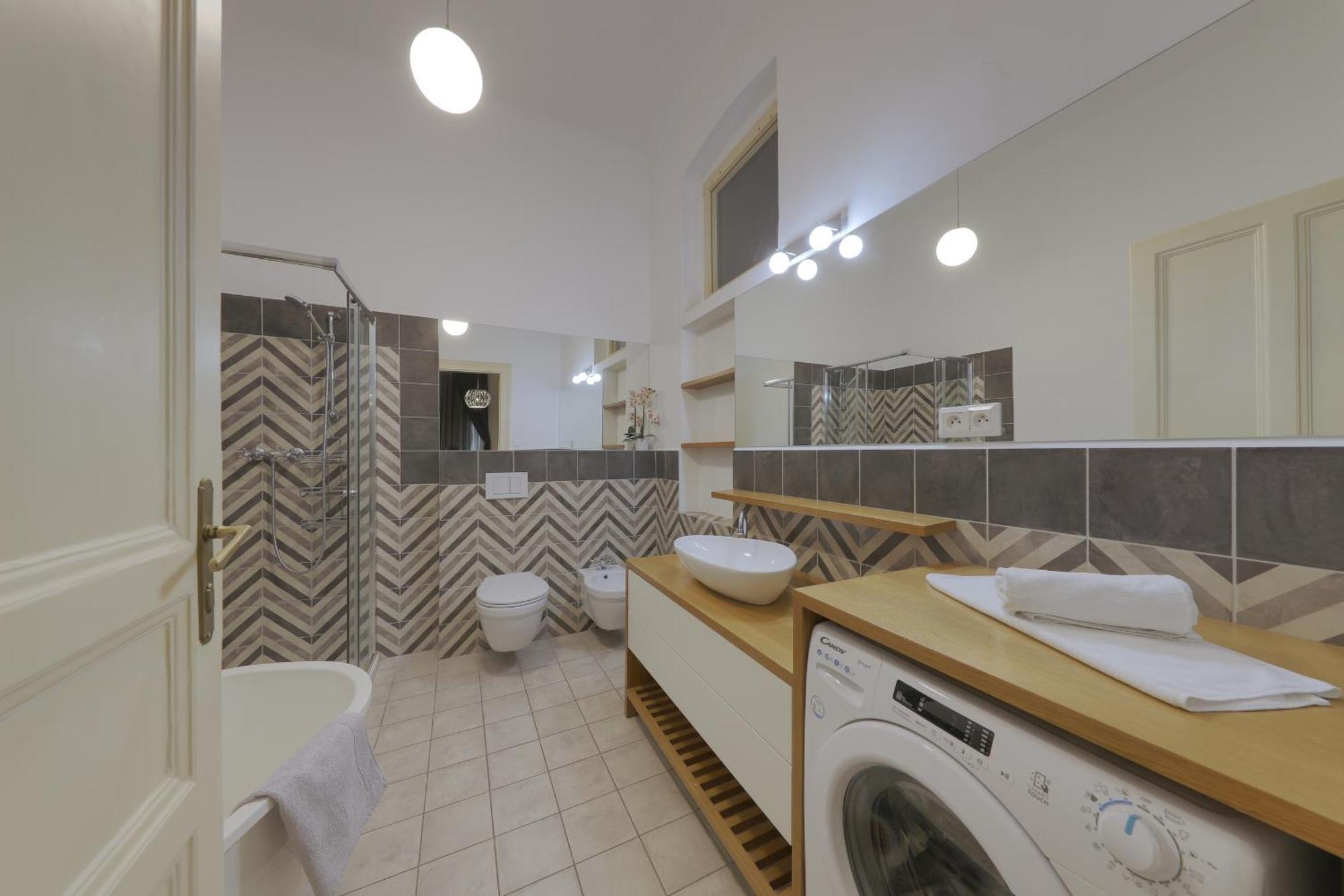 Beautiful Condo At The Old Town Братислава Экстерьер фото