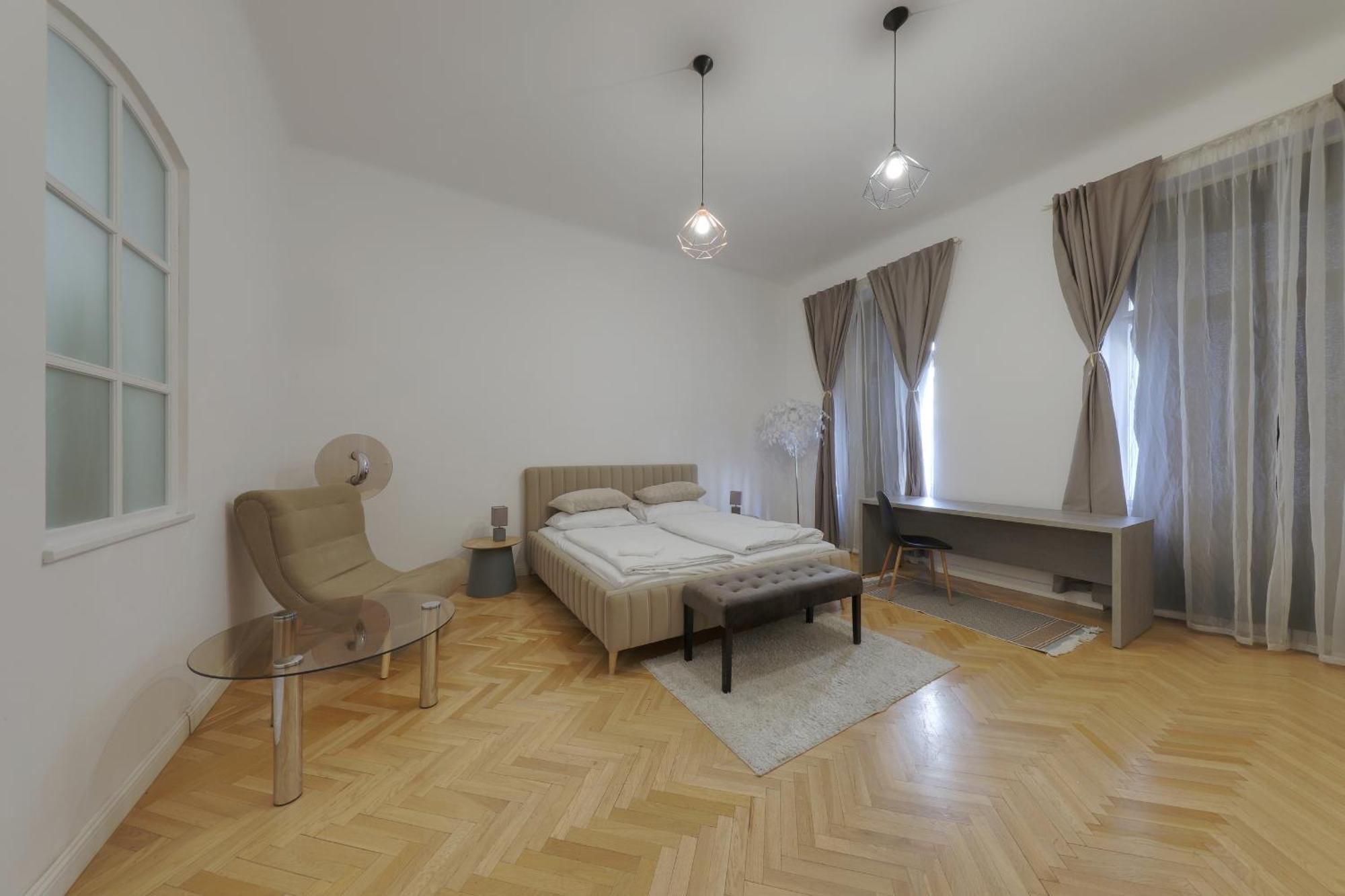 Beautiful Condo At The Old Town Братислава Экстерьер фото