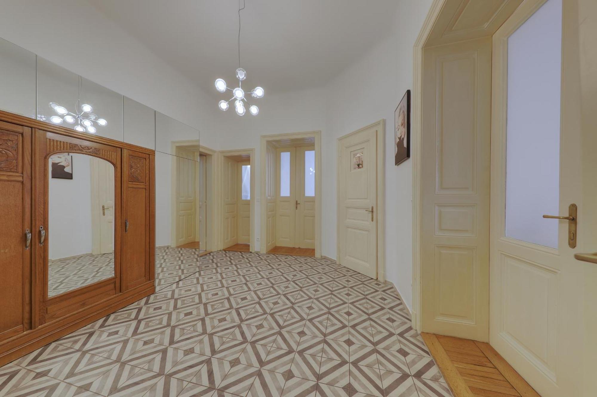 Beautiful Condo At The Old Town Братислава Экстерьер фото