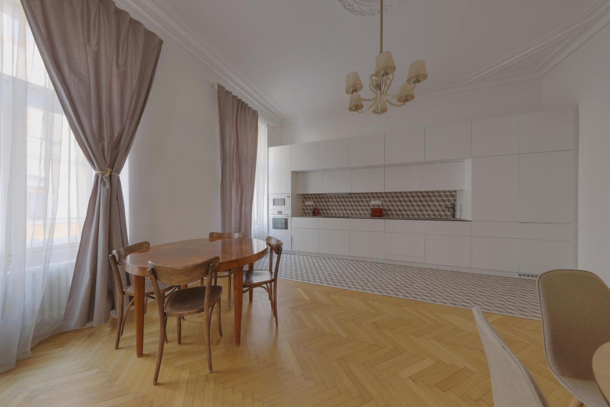 Beautiful Condo At The Old Town Братислава Экстерьер фото