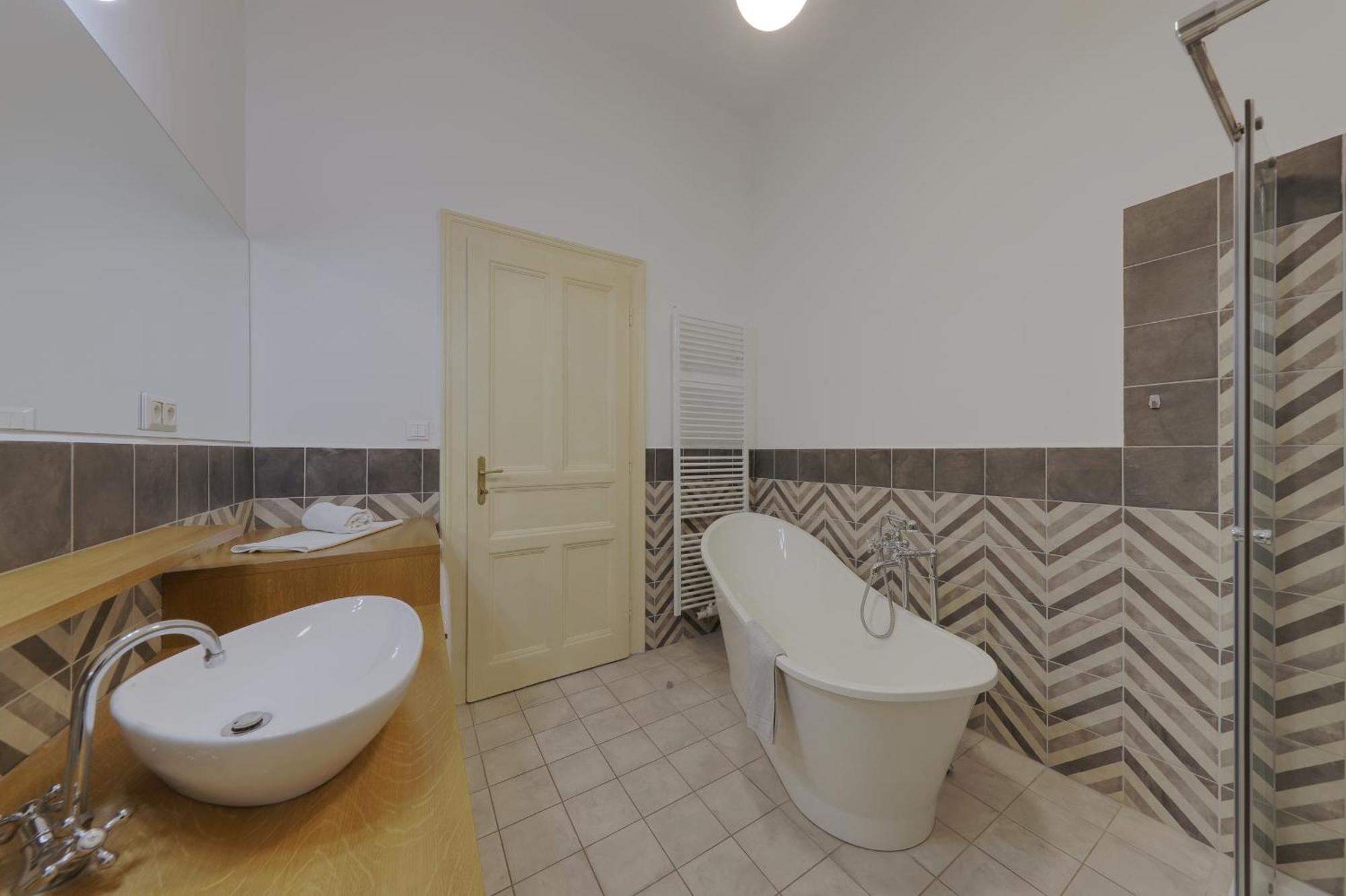 Beautiful Condo At The Old Town Братислава Экстерьер фото