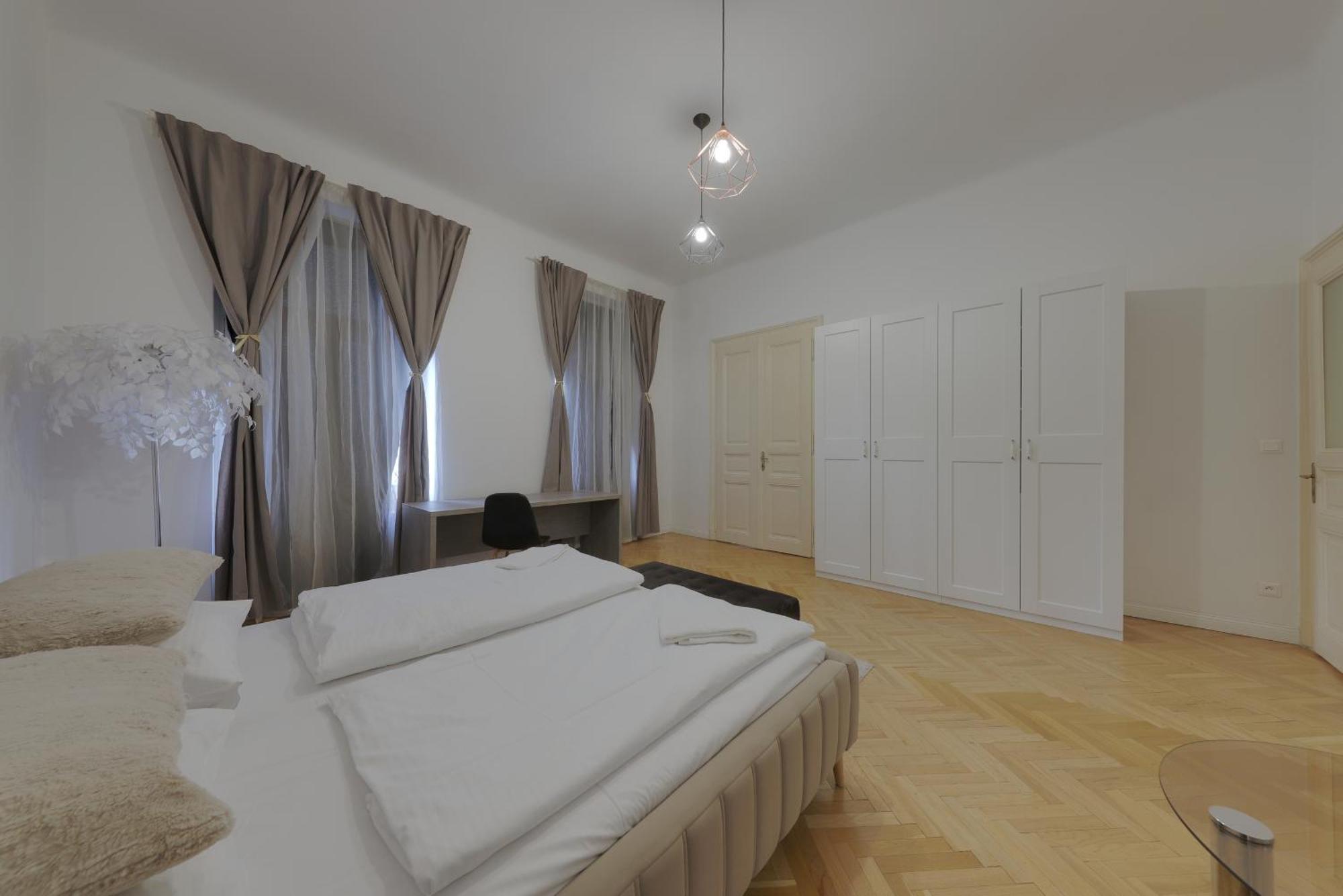 Beautiful Condo At The Old Town Братислава Экстерьер фото