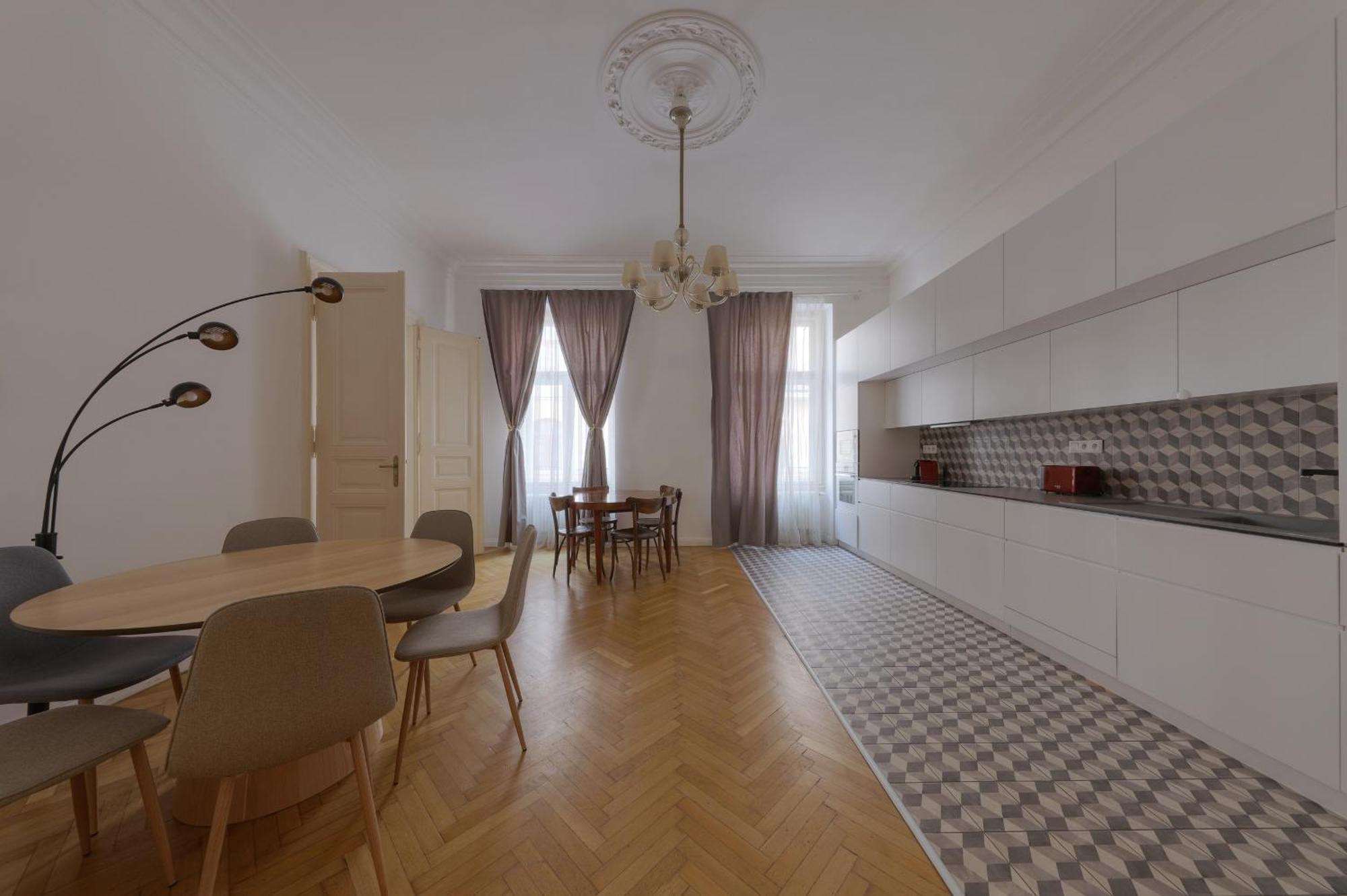 Beautiful Condo At The Old Town Братислава Экстерьер фото