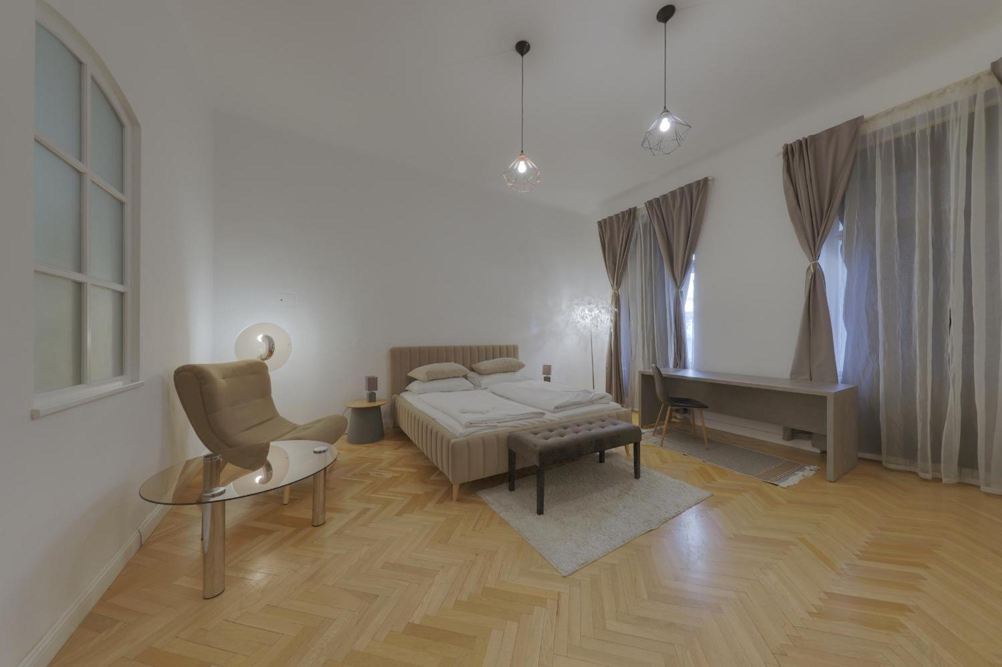 Beautiful Condo At The Old Town Братислава Экстерьер фото