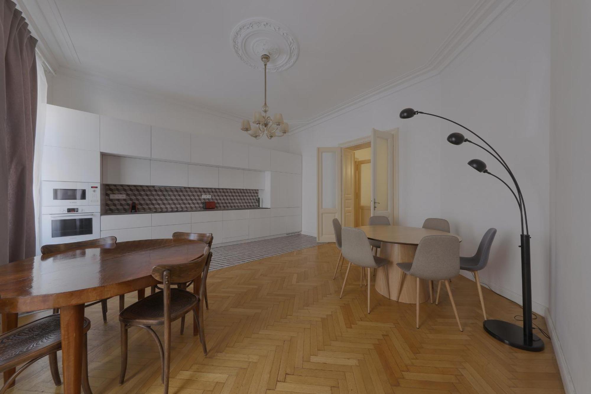 Beautiful Condo At The Old Town Братислава Экстерьер фото