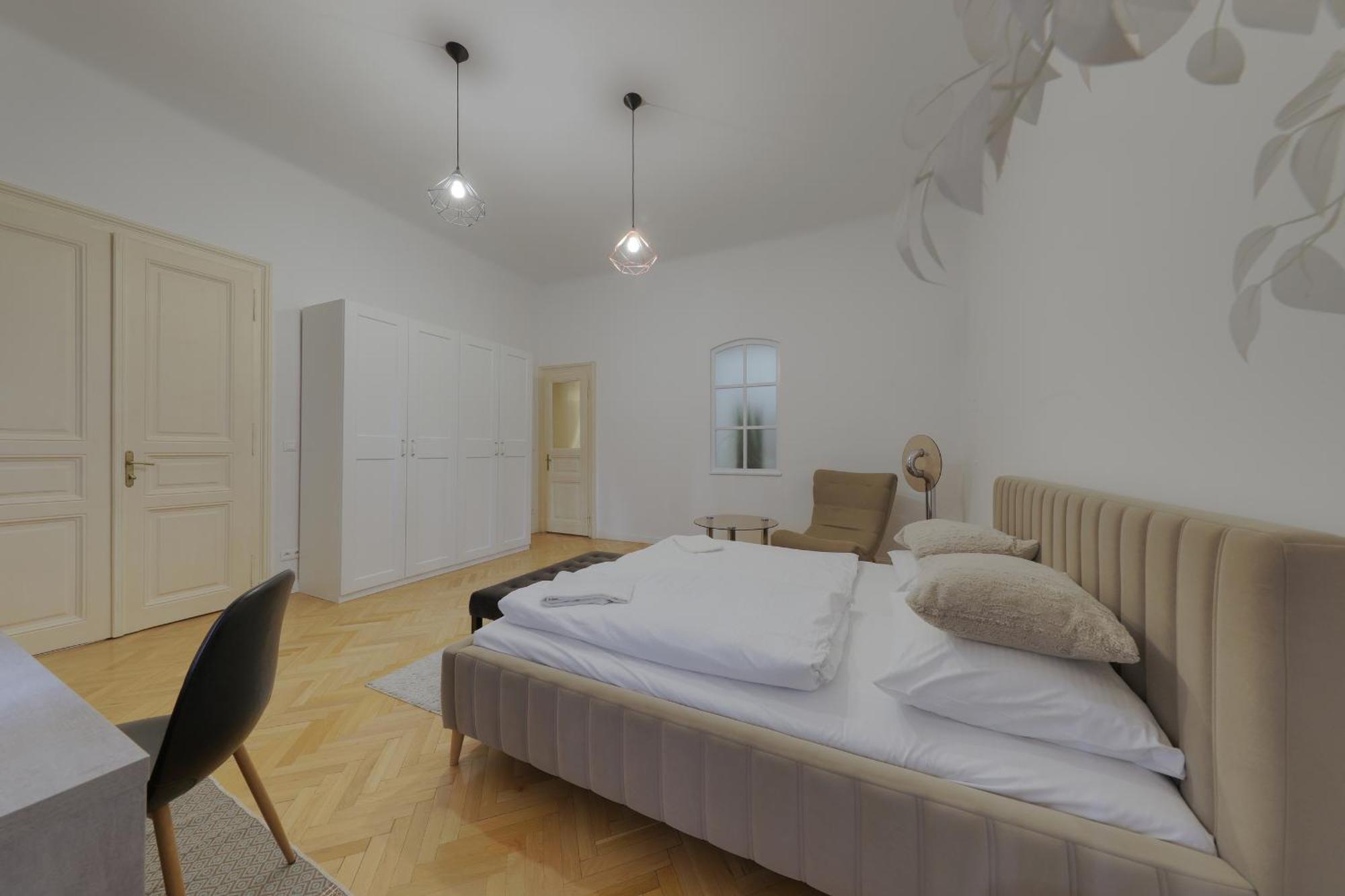 Beautiful Condo At The Old Town Братислава Экстерьер фото