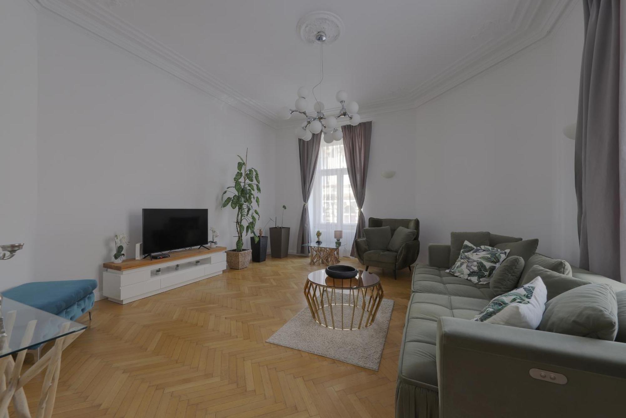 Beautiful Condo At The Old Town Братислава Экстерьер фото